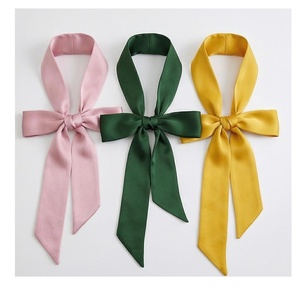Écharpe en satin pour femme, couleur unie, nœud papillon, accessoire de mode, toutes saisons, multifonctionnelle, longueur moyenne - Product Image 1