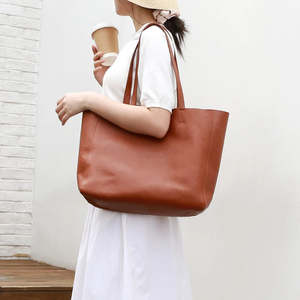 กระเป๋าโท้ทหนังแท้สีทึบ ปิดแบบเปิด สไตล์มินิมอล ใช้ได้ทุกวัน กระเป๋าถือผู้หญิงความจุขนาดใหญ่ - Product Image 1