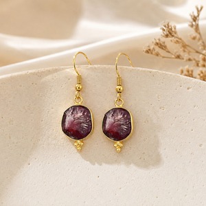 Boucles d'oreilles pendantes en quartz rose, pierre précieuse naturelle brute, crochet en or, bijoux faits main en laiton style bohème, cadeau pour l'amour - Product Image 6
