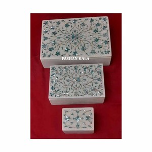 Bague en marbre blanc exclusif, travail artisanal pur, incrustation de fleurs en nacre, coffret cadeau - Product Image 4