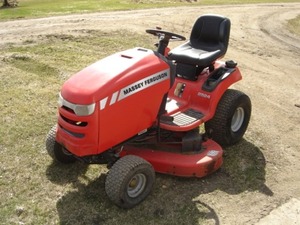 รถแทรกเตอร์ตัดหญ้า Massey Ferguson ขับเคลื่อน 4 ล้อ เครื่องยนต์ 40 แรงม้า พร้อมเกียร์ ปั๊ม และลูกปืน สำหรับใช้งานในสวนและฟาร์ม - Product Image 1