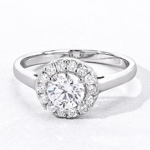Anillo de Diamantes de 1 Quilate con Certificado IGI, Chapado en Oro sobre Plata de Ley 925, Cultivado en Laboratorio, CVD, con Piedras Laterales de 0.3 Quilates, VS1 FG, Joyería de Lujo para Mujer - Product Image 1