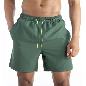 Short de bain pour homme vert uni à séchage rapide, taille élastique, décontracté, avec cordon de serrage, longueur mi-cuisse - Product Image 1