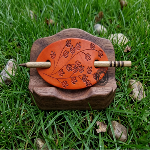 Pasador de pelo de cuero hecho a mano con diseño floral tallado, barrete de madera, accesorio para el cabello estilo boho vintage, clip para moño para mujer - Product Image 2
