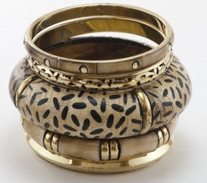 High Quality Elegant Women's Multi Color Brass And Resin Bangle Set for Wedding & Anniversary Parties - Product Image 4