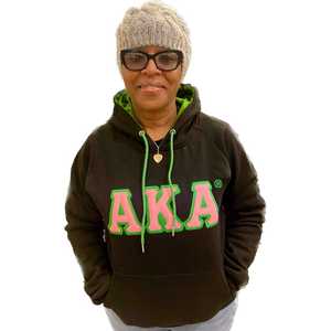 AKA เสื้อฮู้ดสีดำพรีเมียมสำหรับผู้หญิง ปักตัวอักษรกรีก เสื้อพูลโอเวอร์ผ้าฟลีซเนื้อนุ่ม สวมใส่สบาย มีสไตล์ - Product Image 3