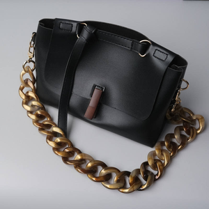 Bolso de Lujo Brillante con Efecto Mármol y Perla para Mujer, con Asa de Resina Gruesa y Correa Cruzada, con Accesorio de Cadena Único - Product Image 4