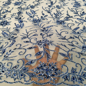 Robes de mariée élégantes en dentelle florale européenne française, broderie de pierres, luxe, 100% polyester, faites à la main - Product Image 1