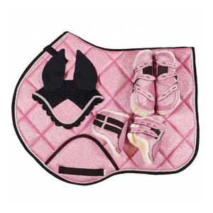 Juego Completo de Accesorios para Montar a Caballo con Almohadilla de Silla Brillante, Botas y Protector de Orejas - Product Image 4