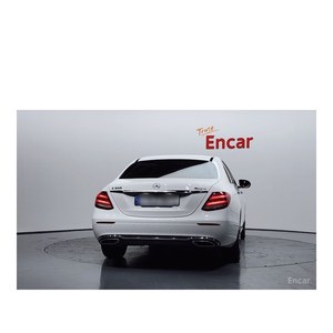 Mercedes-Benz Classe E E300 4MATIC Avantgarde Modèle avril 2019 102 898 km Boîte automatique Sièges en cuir Caméra arrière Gauche - Product Image 4