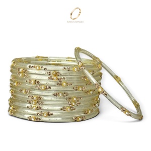Ensemble de bracelets élégants en verre blanc motif goutte de pluie de style cachemire pour femmes, bijoux tendance en zircon doré de qualité supérieure, vente en gros - Product Image 5