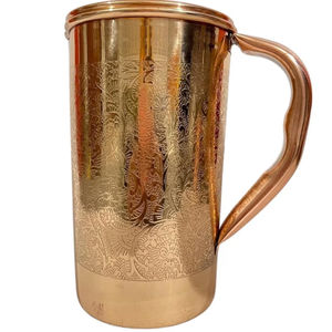 Pichet en cuivre gravé classique, idéal pour les cadeaux d'anniversaire et les offres de remerciement haut de gamme, fabriqué à la main en Inde - Product Image 1