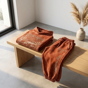 Conjunto Deportivo Naranja para Hombre, Sudadera con Capucha Extra Grande y Pantalones Deportivos, Ropa Deportiva Urbana, Logotipo Bordado Personalizado, Algodón Grueso - Product Image 4