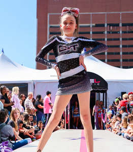 2025 mejor venta de ropa deportiva personalizada de manga completa uniformes de porristas con última técnica impresa de diseño para ropa de práctica - Product Image 1