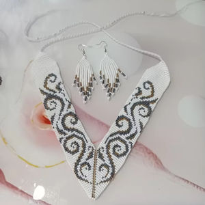 Hermoso Collar Estilo Vintage AMERICANO Hecho a Mano con Flores Oceánicas, Conjunto de Joyería Estilo Boho Americano PARA ANIVERSARIO, FIESTA, REGALO - Product Image 1