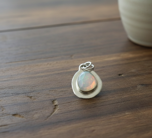 Pendentif en opale éthiopienne en argent sterling 925, forme de goutte, plaqué or rose et or jaune, bijoux bohèmes faits à la main, cadeau pour femmes - Product Image 5