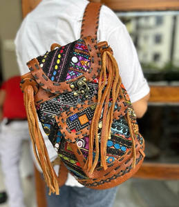 กระเป๋าเป้หนังแจ็คการ์ดแบบมีพู่ทำด้วยมือสไตล์วินเทจสไตล์ตะวันตกสไตล์อินเดีย - Product Image 2