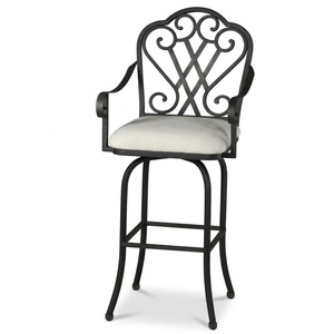 Tabourets de bar en fer forgé sur mesure en gros, chaises hautes commerciales en métal, mobilier d'extérieur pour jardin et balcon, coussin crème, style transitionnel - Product Image 1