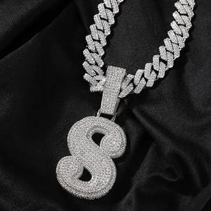 Colgante de Moissanita Número 8 – Amuleto de la Suerte con Diseño de Diamante Estilo Hip Hop Iced Out - Product Image 1
