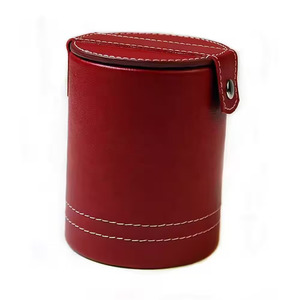Gobelet à dés rond en cuir rouge avec couvercle, étui de rangement durable pour adultes, style luxueux - Product Image 1