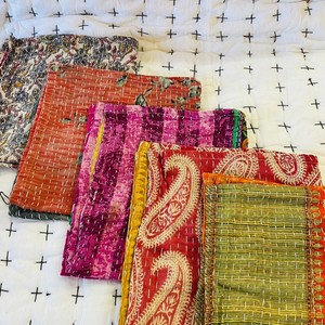 Ensemble de serviettes de cuisine Kantha faites à la main, en tissu de coton brodé coloré, pour la table à manger, la décoration de la maison, réutilisables, pour les fêtes - Product Image 1