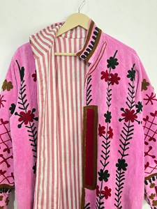 เสื้อแจ็คเก็ตซูซานีกำมะหยี่ปักลายดอกไม้สีชมพูสุดหรูสำหรับผู้หญิง คอตั้ง แขนยาว สไตล์โบฮีเมียน เสื้อคลุมสำหรับฤดูใบไม้ร่วง - Product Image 5