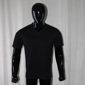 Camiseta negra de cuello en V, de gramaje pesado (300 GSM), estilo streetwear, 100% algodón, tallaje americano, estampado completo, URBAN PRODUCTION - Product Image 4