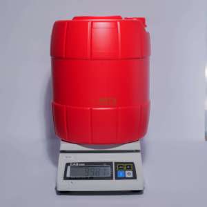 Bidon cylindrique en plastique HDPE rouge durable de 18 L pour l'essence et les produits chimiques - Product Image 2