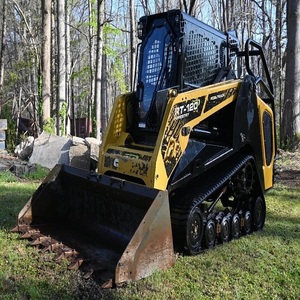 Cargadora de orugas profesional ASV RT 120, ideal para movimiento de tierras, nivelación, manipulación de materiales y trabajo diario de alto rendimiento. - Product Image 2