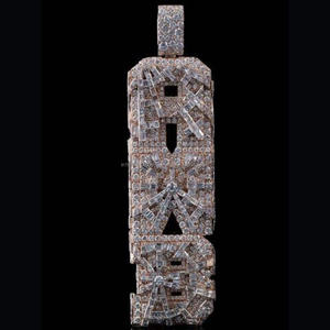 Colgante vertical de lujo AXB con diamante moissanita VVS talla baguette en plata de ley 925, joyería hip hop. - Product Image 1