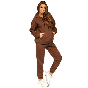 Conjunto Deportivo Personalizado para Mujer, Chaqueta con Cierre de Tela Reciclada de Alto Rendimiento, Pantalones Deportivos Ajustados, Ropa Deportiva Moderna para Exteriores - Product Image 1