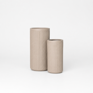 Lot de 2 pots de jardin cylindriques hauts et côtelés blancs en fibre de verre, faits main, pour extérieur et intérieur, décoration moderne pour patio - Product Image 6