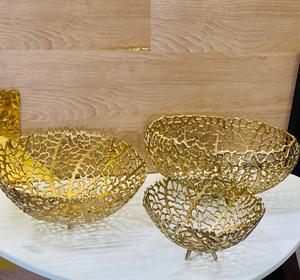 Bol de service industriel en aluminium moulé pour la vaisselle de restaurant moderne, mettant en valeur l'aspect et la solidité du métal. - Product Image 1