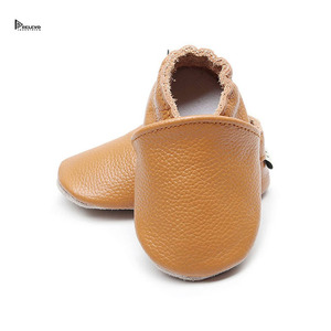 Zapatos de cuero para bebé al por mayor, suela blanda para primeros pasos, suela flexible, OEM - Product Image 2