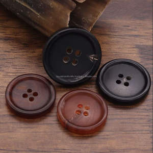 Boutons ronds en corne de boeuf à 4 trous en gros bouton en corne de buffle véritable personnalisé pour costume - Product Image 6