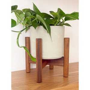 Maceta Minimalista de Cerámica para Interiores con Soporte de Madera Natural, Porta Plantas Decorativo para Hogar, Oficina y Jardín - Product Image 6