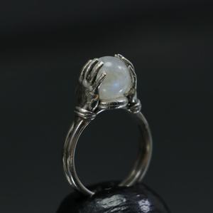 Anillo de Plata de Ley 925 Hecho a Mano con Piedra Lunar Certificada IGI, Estilo Art Deco, Joyería de Bola de Bruja, para Mujeres y Hombres, Místico Gótico - Product Image 1