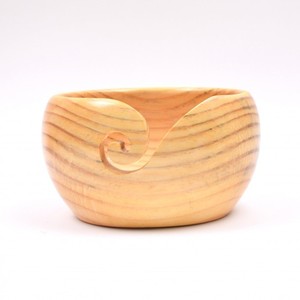 ชามใส่ไหมพรมไม้คุณภาพพรีเมียม ออกแบบมาเพื่อป้องกันไหมพรมเลื่อนหลุดลงพื้น ช่วยจัดระเบียบไหมพรมให้เป็นก้อนเรียบและช่วยให้การถักเป็นไปอย่างราบรื่น - Product Image 4