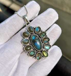 Colgante de Labradorita Azul Brillante, Plata de Ley 925, Colgante de Flor Hecho a Mano, Joyería de Piedras Preciosas Naturales, Regalo de Navidad - Product Image 3