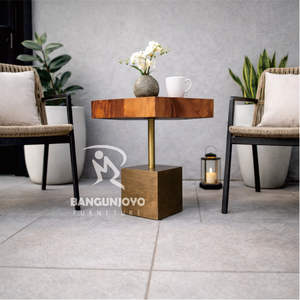 Mesa de Centro Moderna Minimalista con Tapa de Madera de Suar y Patas de Hierro, Duradera y Ecológica, Hecha a Mano para Terrazas del Hogar - Product Image 3