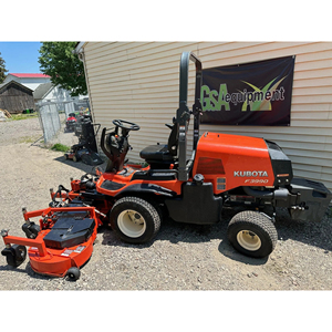 เครื่องตัดหญ้าแบบนั่งขับ โครงสร้างแข็งแรง ทนทาน พร้อมความสามารถในการตัดที่มีความเร็วสูงเพื่อการดูแลรักษาสนามหญ้าอย่างมีประสิทธิภาพ - Product Image 5