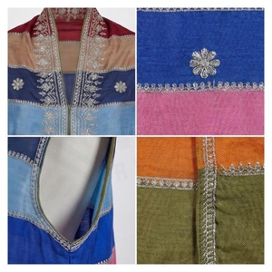 Chal Largo de Seda para Mujer, Diseño Étnico con Bloques de Color, Pañuelo Multifuncional para Uso Diario en Todas las Estaciones - Product Image 4
