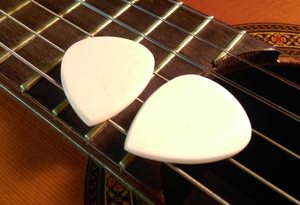 Plectres de guitare artisanaux en os, ensemble de plectres prêts à être expédiés pour les grossistes, réglables, portables, artisanat naturel - Product Image 6