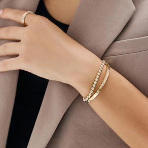 กำไลข้อมือแฟชั่น ทองคำแท้ 14K ประดับเพชรแล็บแบบฝังขอบเพชร กำไลข้อมือแบบมินิมอล ประดับเพชรแบบฝังขอบ กำไลข้อมือแบบมีบานพับ เครื่องประดับชั้นดี - Product Image 6