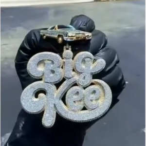 Pendentif CEO personnalisé entièrement serti de moissanite VVS, chaîne tendance, best-seller, vente flash, style hip-hop, bling, luxe, pièce unique, OEM - Product Image 1