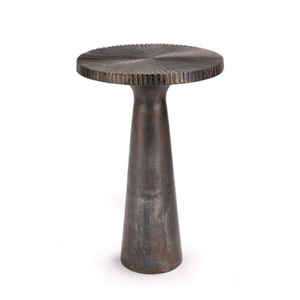 Table en laiton massif, fabriquée à la main par des artisans qualifiés, pour un design d'intérieur luxueux, destinée à la salle à manger ou au salon, à des fins décoratives. - Product Image 4