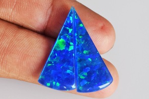 ซัพพลายเออร์และผู้ผลิตจากอินเดีย อัญมณีโอปอลสีน้ำเงินและสีเขียวธรรมชาติ 100% รูปทรงสามเหลี่ยม ขัดเงา สำหรับทำเครื่องประดับชั้นดี - Product Image 3