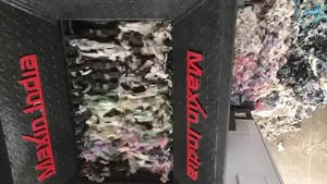 Déchiqueteuse de déchets textiles la plus vendue, à double arbre, capacité 500 kg, semi-automatique, électrique - Product Image 4