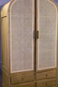 Armario de Dormitorio Ananta Moderno de Madera Maciza de Teca y Ratán, Diseño Independiente con 4 Cajones - Product Image 3