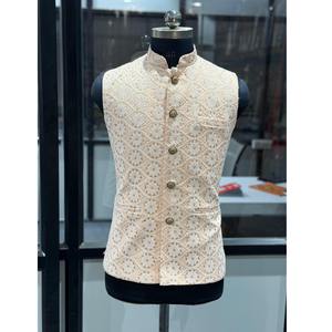 Proveedor Indio de Abrigos Bordados para Hombre con Detalles de Lentejuelas, Perfectos para Bodas, Fiestas y Festivales, Disponibles para Suministro Mundial - Product Image 1